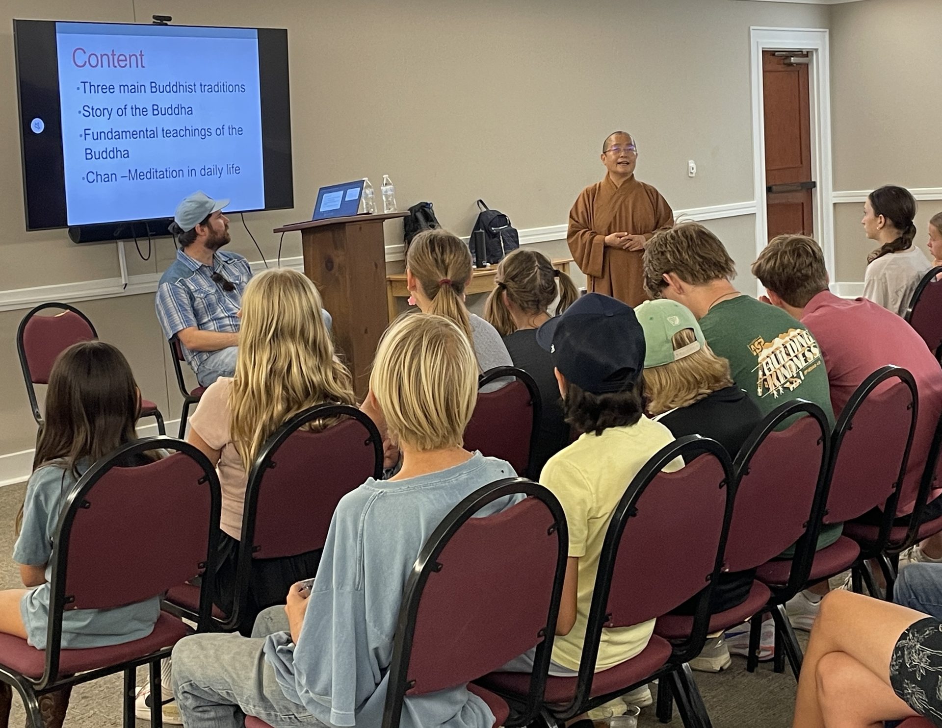 Austin Xiang Yun Temple Invited to Give a Talk at Church in English