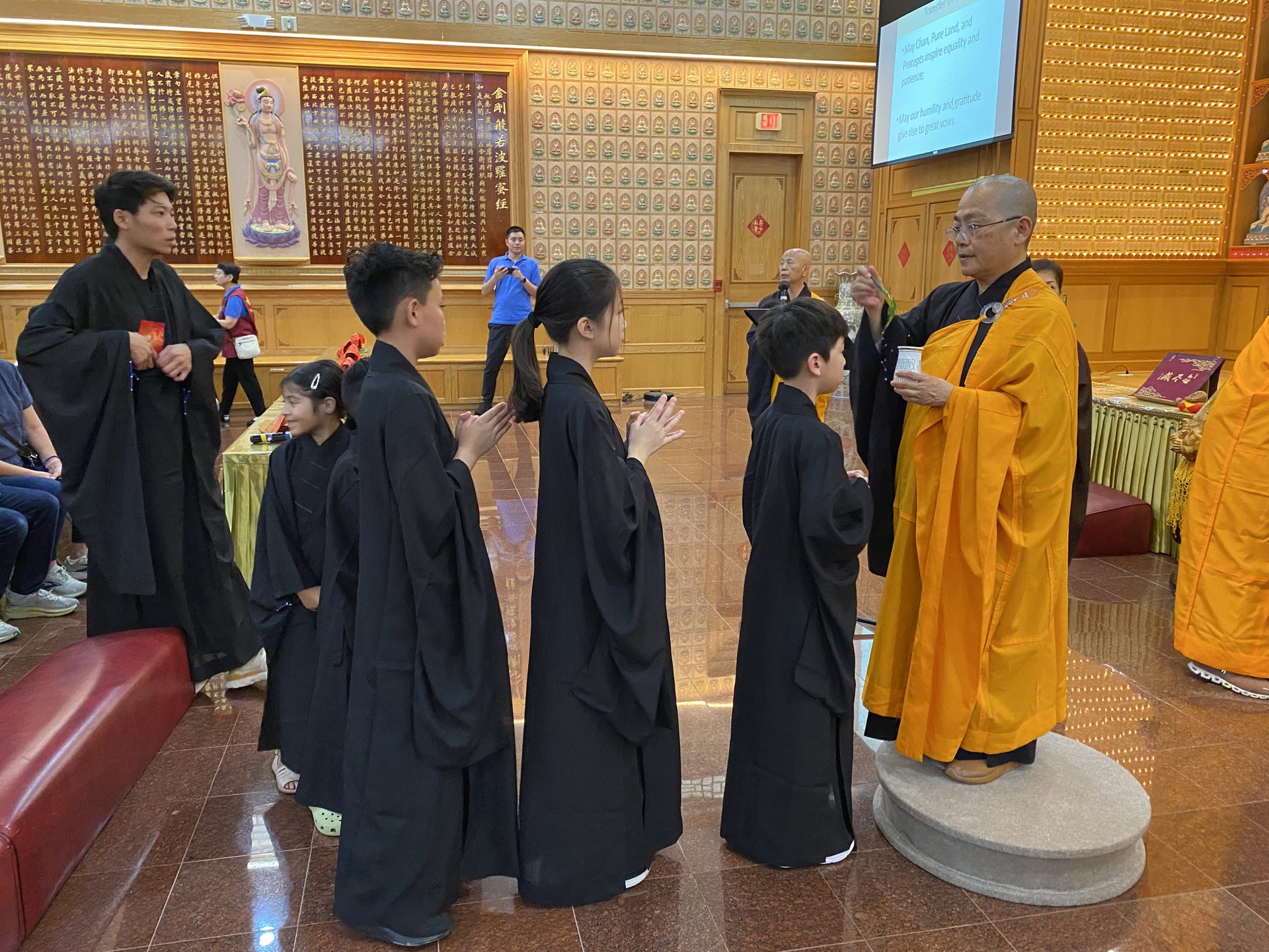 Xiang Yun Temple's Taking Refuge Ceremony - Welcomes New Local Buddhist Participants