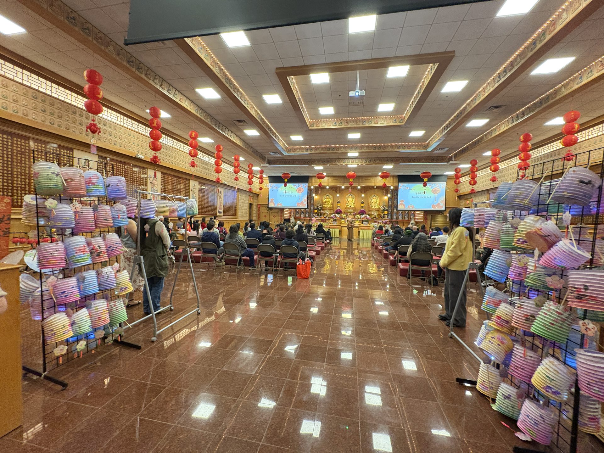 Xiang Yun Temple Lantern Festival Banquet: Celebrating with Lantern Riddles