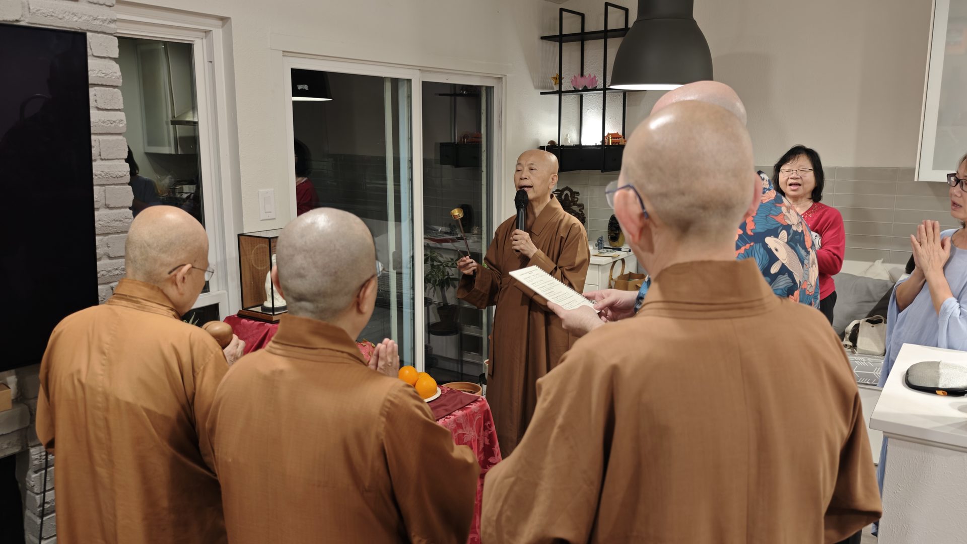 Xiang Yun Temple Holds House Blessing Ceremony for Fo Guang Member