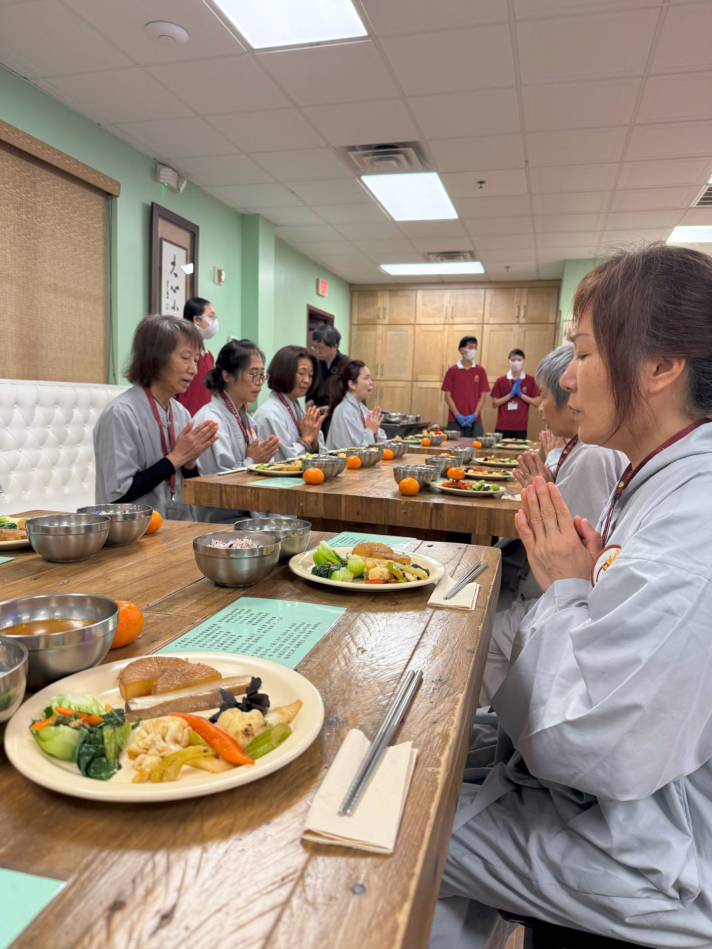 Eight Precepts Retreat at Xiang Yun Temple: BLIA Youth Support the Event