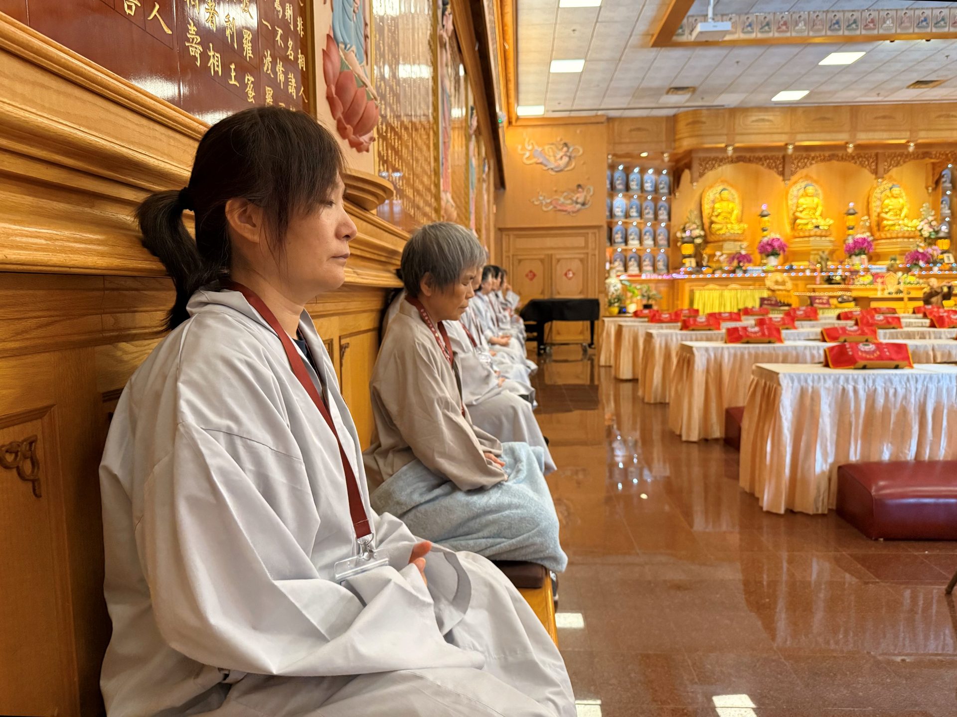 Eight Precepts Retreat at Xiang Yun Temple: BLIA Youth Support the Event