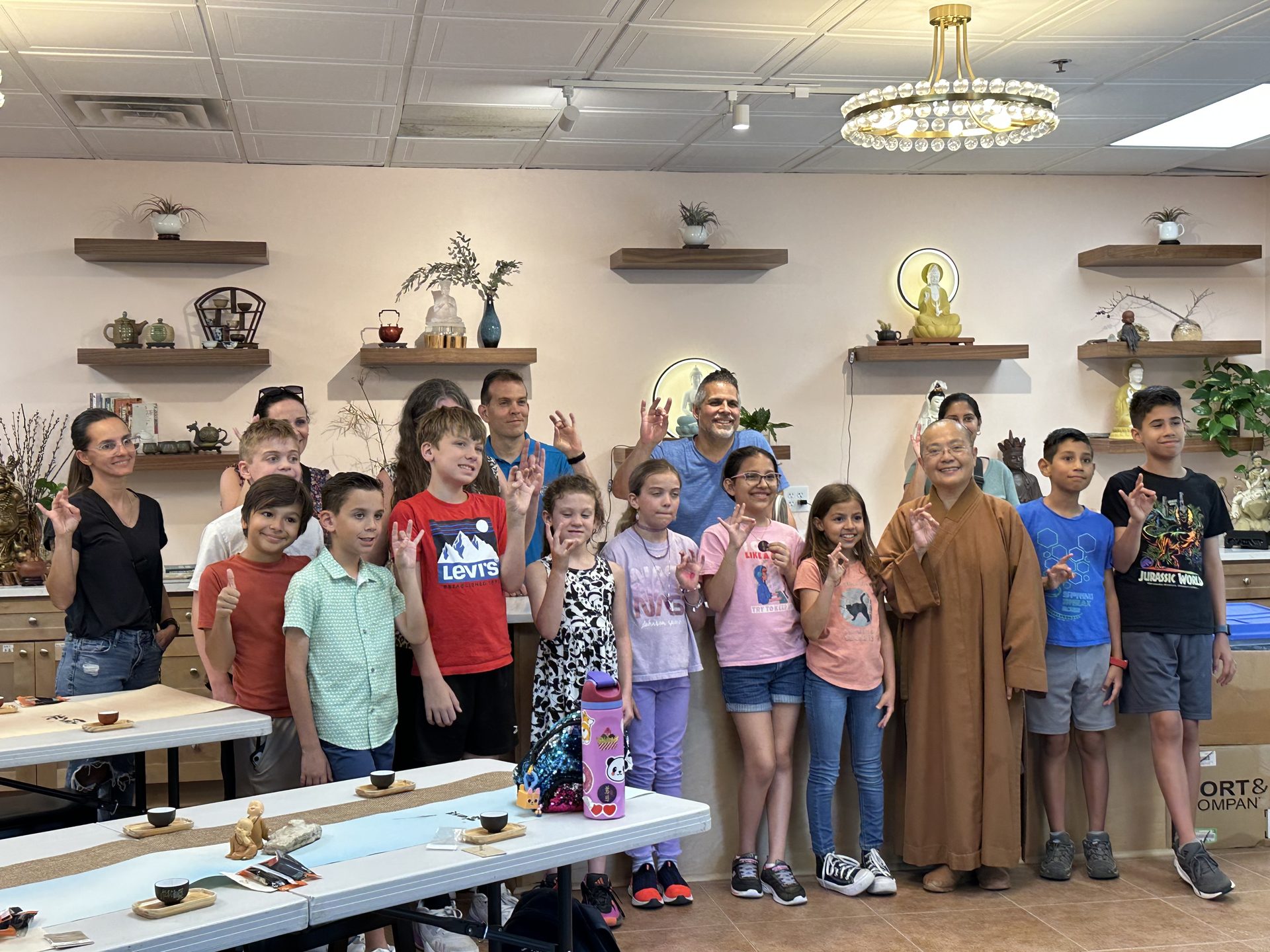Homeschooling Family Visits Xiang Yun Temple