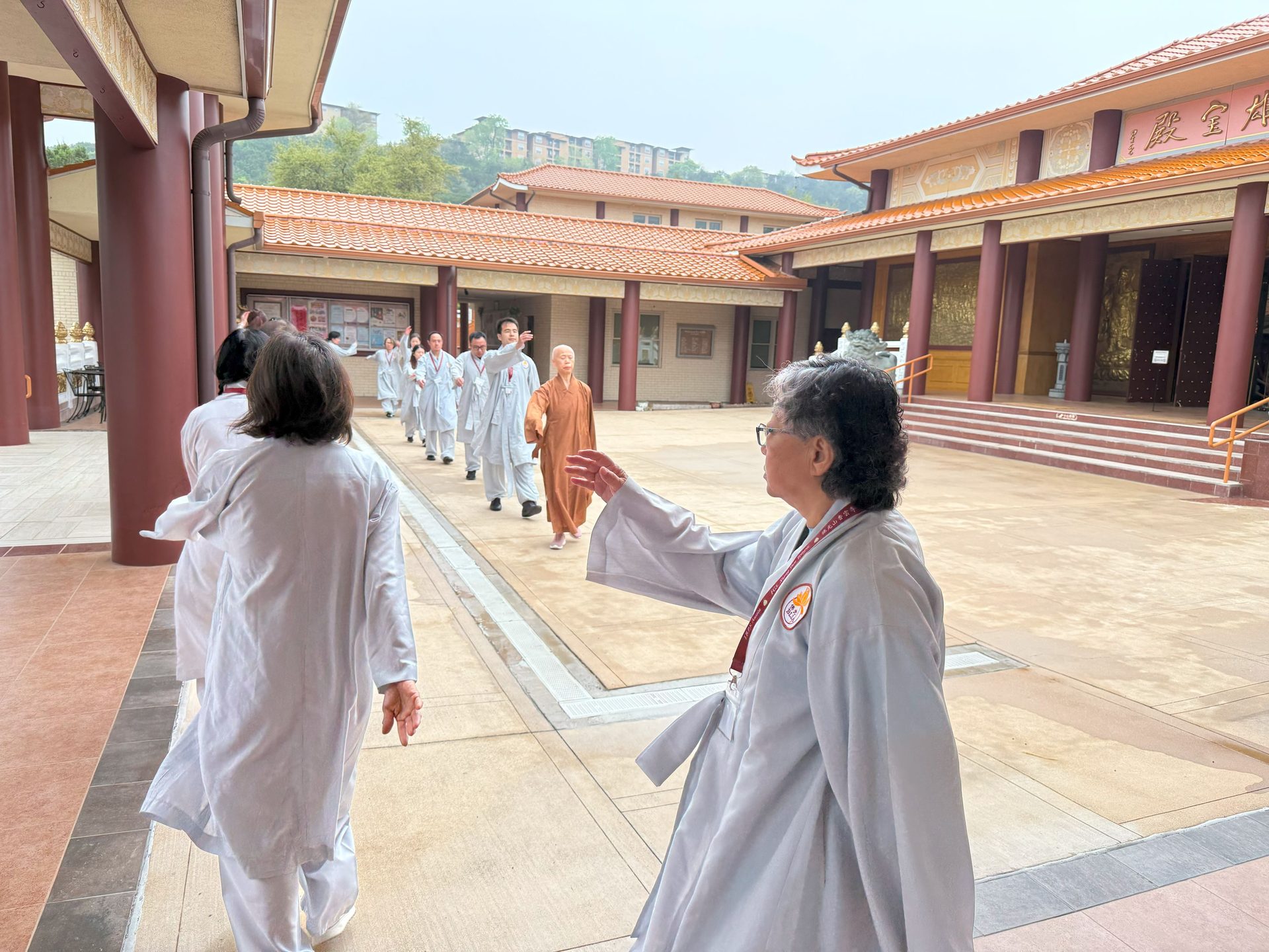 Eight Precepts Retreat at Xiang Yun Temple: BLIA Youth Support the Event