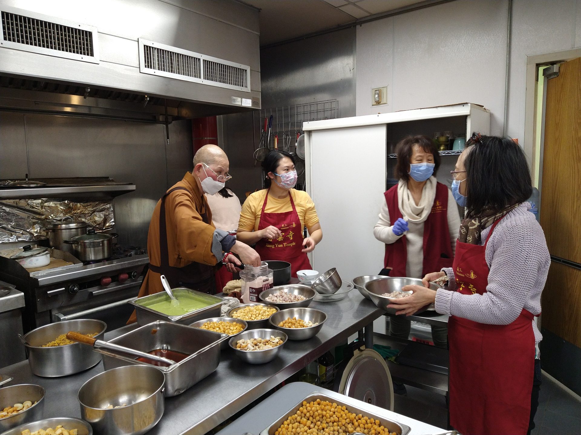 Laba Congee Offering, Presenting Harmony and Joy