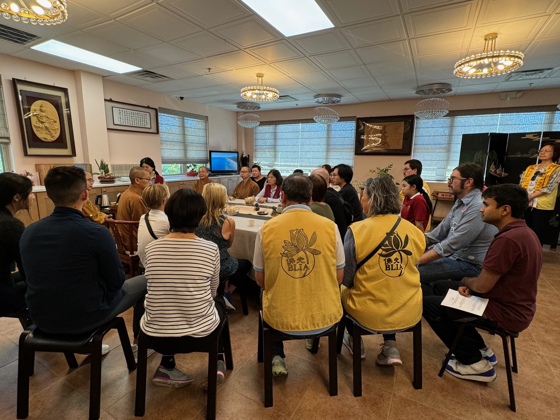 Venerable Miaoguang and Others Visit Xiangyun Temple in Austin for Inspiring Lectures