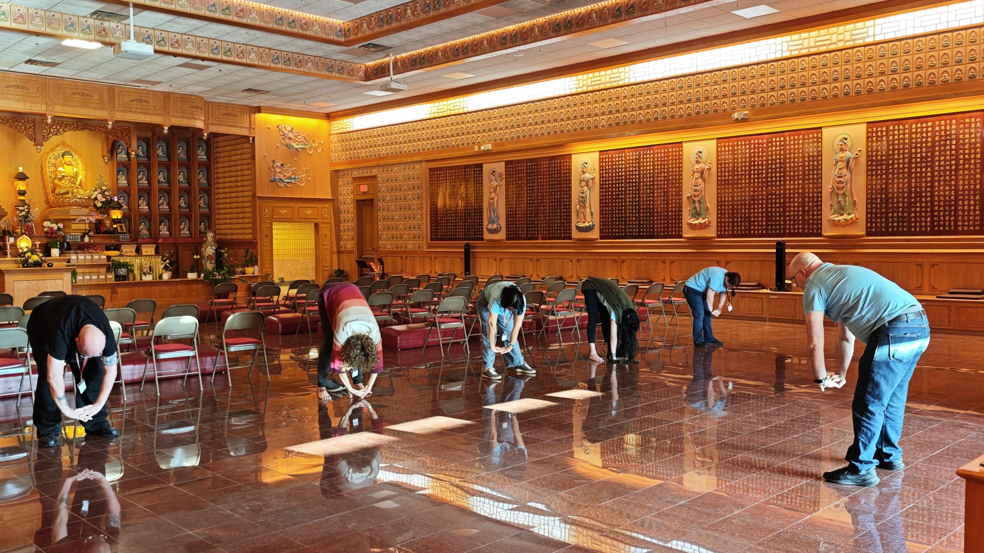 Xiang Yun Temple “Opening the Door to Wisdom” — English Three-Day Meditation Retreat Concludes Successfully