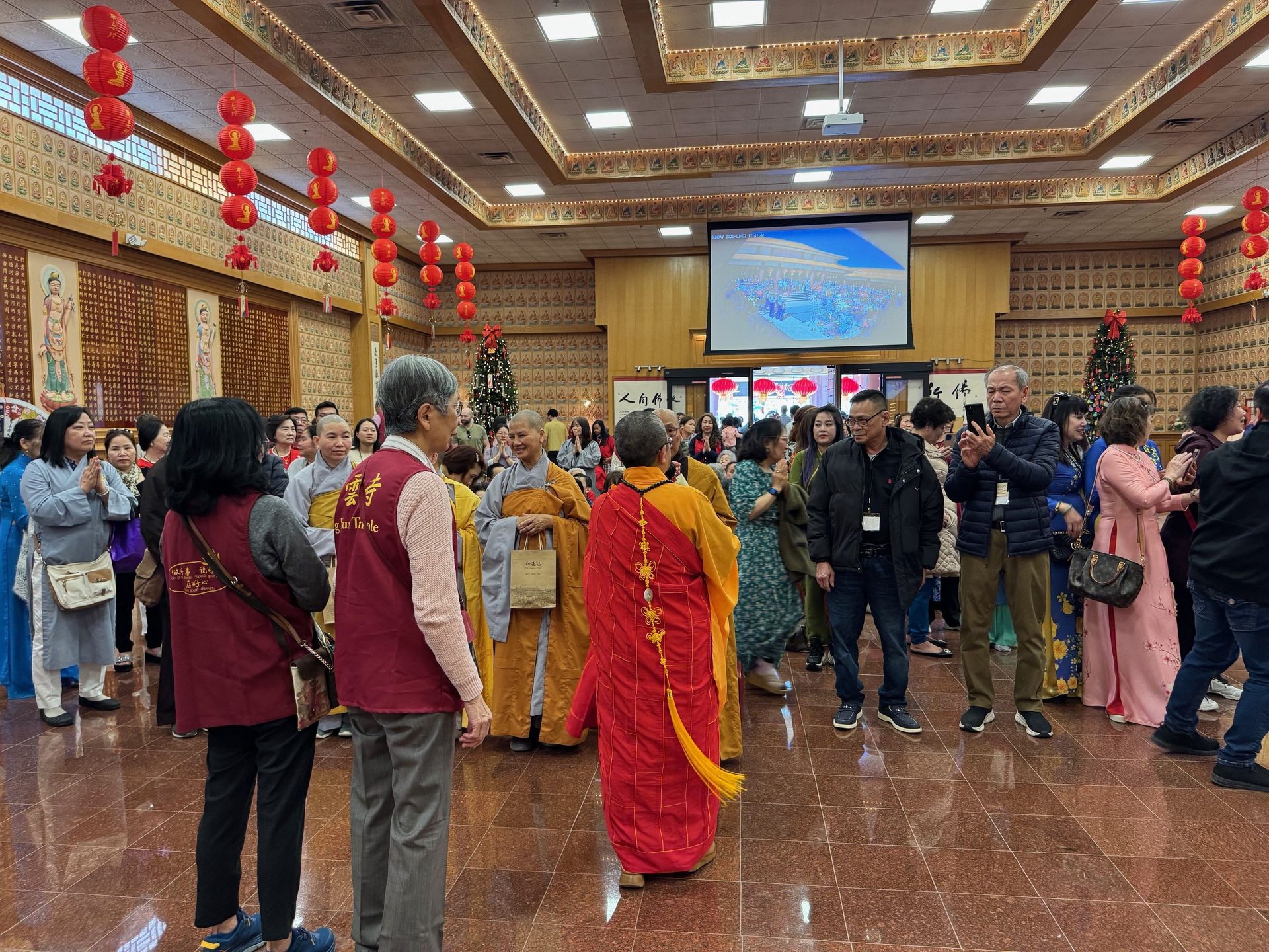 Vietnamese Monastics and Devotees Visit Xiang Yun Temple, Enriching Cultural Exchange