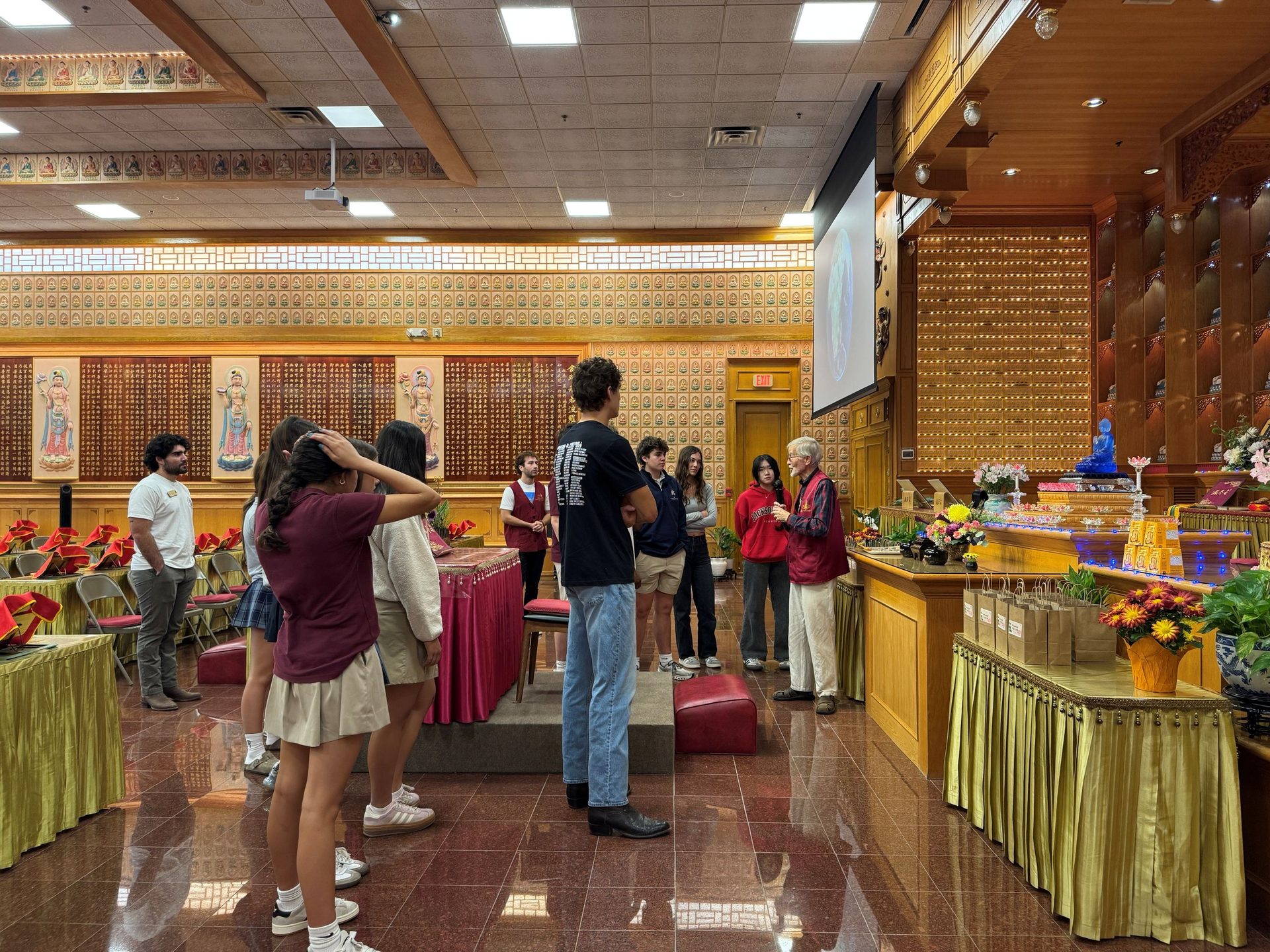 St. Michael’s Preparatory School Visits Xiangyun Temple