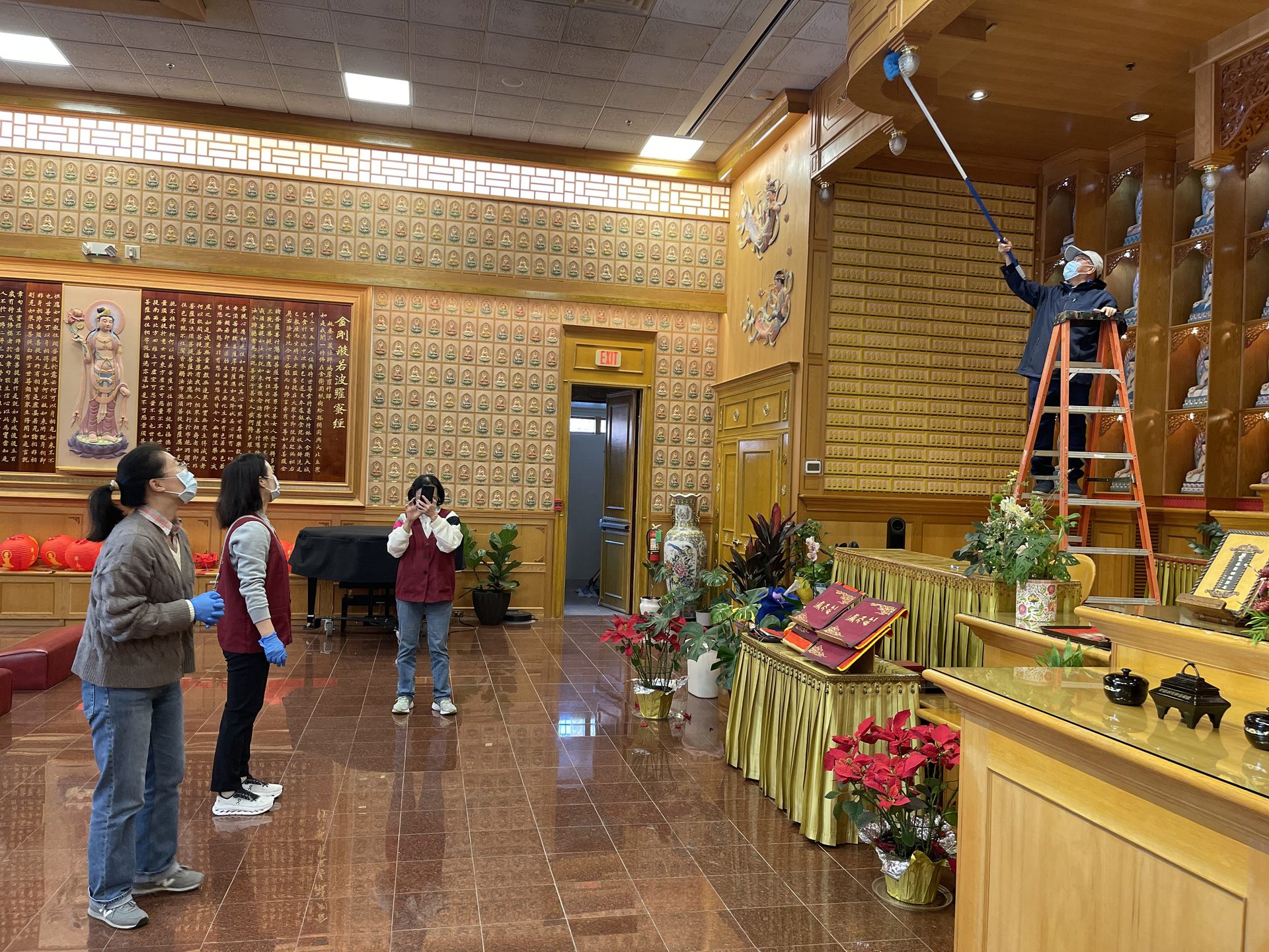 Xiangyun Temple Hangs Lanterns High — Cultivating Blessings Through Action, Cultivating Wisdom Through Harmony